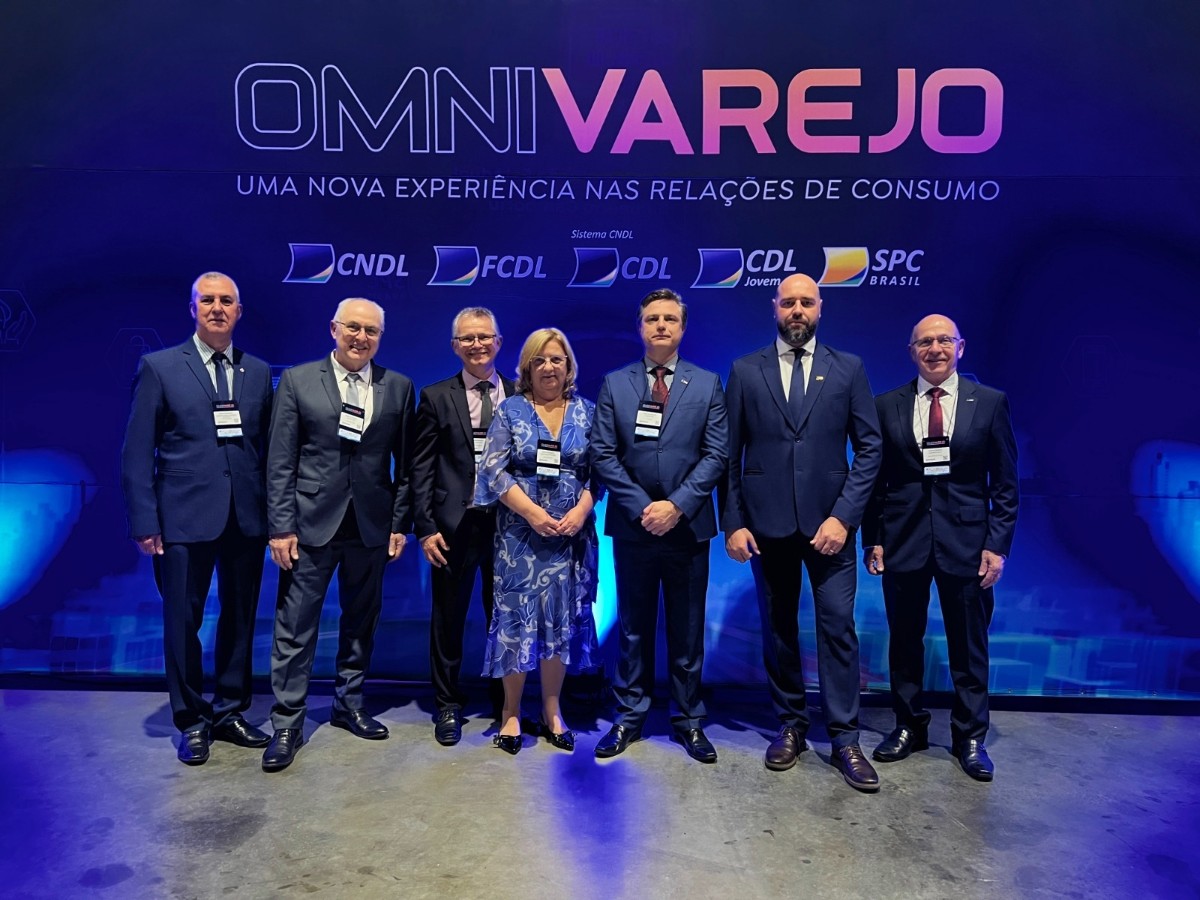 Diretores da CDL Brusque participam da Omnivarejo 2024